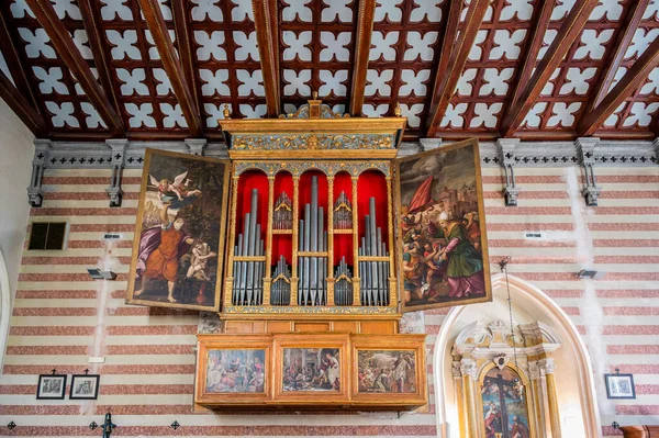 Όργανο Αιώνων Στην Εκκλησία Στο Valvasone — Φωτογραφία Αρχείου