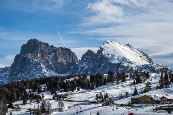 冬のヨーロッパ最大の高台 アルプ シアーズの雪と冬の雰囲気 ドロマイト — ストック写真