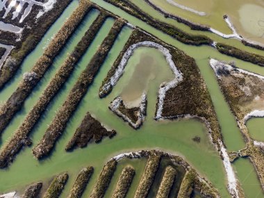 Tagliamento ve Marano gölü yukarıdan görüldü. Lignano Sabbiadoro 'ya doğru