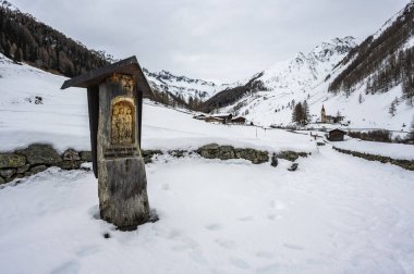 Valle Aurina vadisinin karlı manzarası