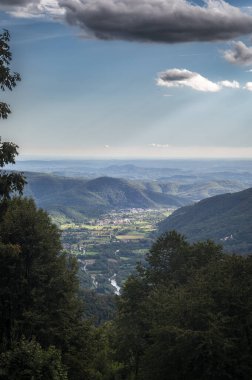 Natisone vadilerinde popüler mimari ve doğanın cazibesi. Cividale del Friuli