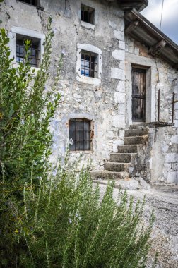 Natisone vadilerinde popüler mimari ve doğanın cazibesi. Cividale del Friuli