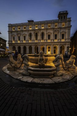 Bergamo, İtalya 'da güzel tarihi mimari