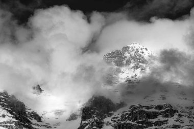 Canin ve Montasio dağlarında bahar karı