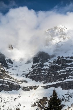 Canin ve Montasio dağlarında bahar karı