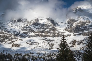Canin ve Montasio dağlarında bahar karı