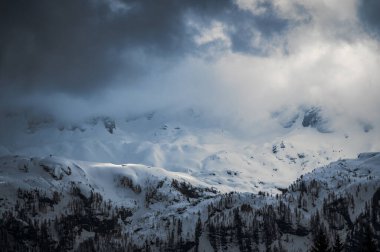Canin ve Montasio dağlarında bahar karı