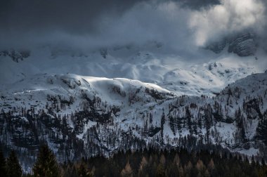 Canin ve Montasio dağlarında bahar karı