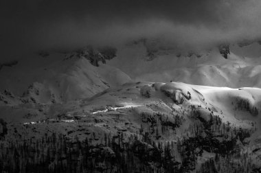 Canin ve Montasio dağlarında bahar karı