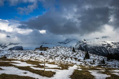 Canin ve Montasio dağlarında bahar karı