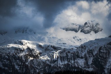 Canin ve Montasio dağlarında bahar karı