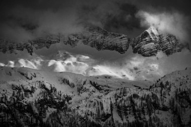 Canin ve Montasio dağlarında bahar karı