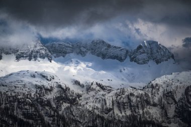 Canin ve Montasio dağlarında bahar karı