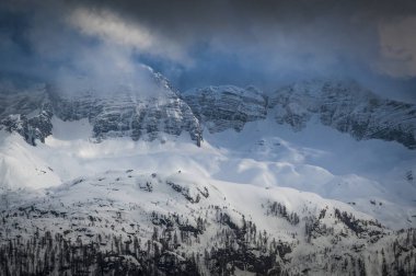 Canin ve Montasio dağlarında bahar karı