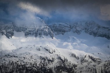 Canin ve Montasio dağlarında bahar karı