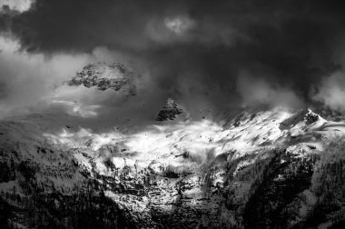 Canin ve Montasio dağlarında bahar karı