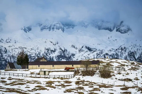 Neige Printanière Sur Mont Canin Montasio — Photo