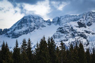 Canin ve Montasio dağlarında bahar karı