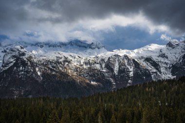 Canin ve Montasio dağlarında bahar karı