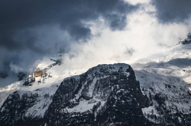 Canin ve Montasio dağlarında bahar karı