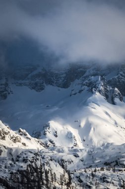 Canin ve Montasio dağlarında bahar karı