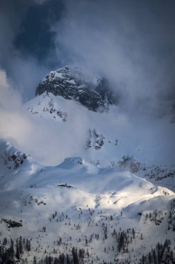 Canin ve Montasio dağlarında bahar karı