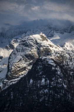 Canin ve Montasio dağlarında bahar karı
