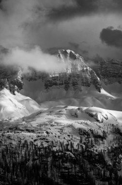 Canin ve Montasio dağlarında bahar karı