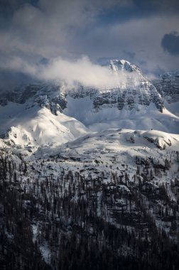 Canin ve Montasio dağlarında bahar karı