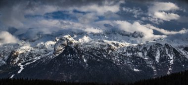 Canin ve Montasio dağlarında bahar karı