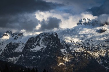 Canin ve Montasio dağlarında bahar karı