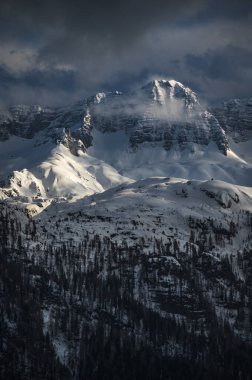 Canin ve Montasio dağlarında bahar karı