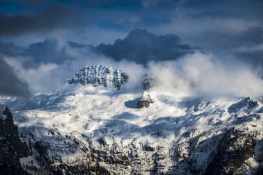 Canin ve Montasio dağlarında bahar karı