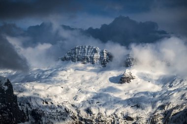 Canin ve Montasio dağlarında bahar karı