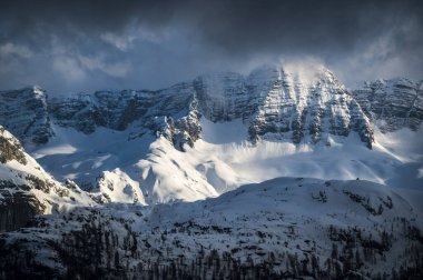 Canin ve Montasio dağlarında bahar karı