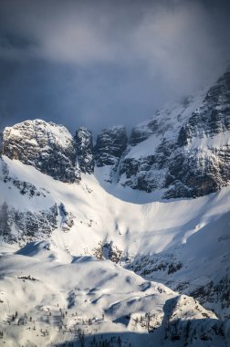 Canin ve Montasio dağlarında bahar karı