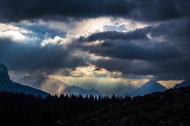 Canin ve Montasio dağlarında bahar karı