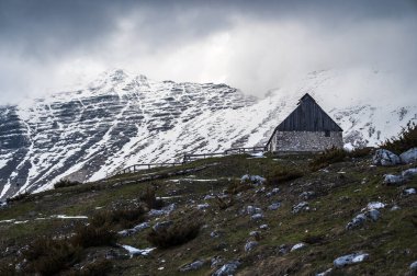 Canin ve Montasio dağlarında bahar karı