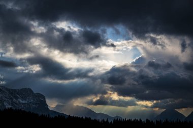 Canin ve Montasio dağlarında bahar karı