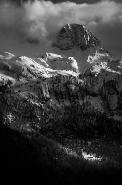 Canin ve Montasio dağlarında bahar karı