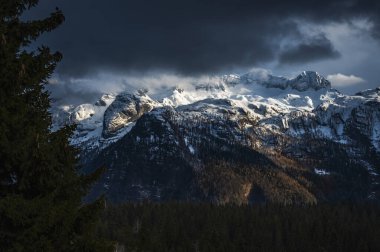 Canin ve Montasio dağlarında bahar karı
