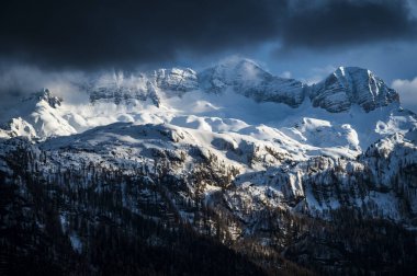 Canin ve Montasio dağlarında bahar karı