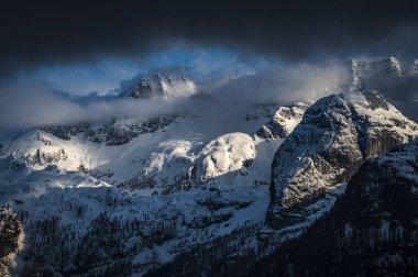 Canin ve Montasio dağlarında bahar karı