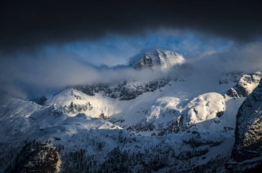 Canin ve Montasio dağlarında bahar karı