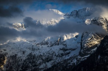 Canin ve Montasio dağlarında bahar karı