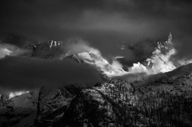 Canin ve Montasio dağlarında bahar karı