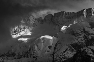 Canin ve Montasio dağlarında bahar karı