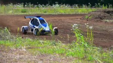 gara Autocross (rakiplerin toprak yüzeyde otomobilleri kullanarak kısa bir kursu tamamlayacakları motor sporu biçimi), Montegnacco