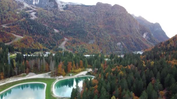 Otoño Sella Nevea Explosión Colores Los Bosques Los Alpes Julianos — Vídeo de stock