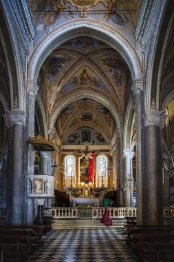 Cinque Terre, Corniglia, İtalya 'da eski ve güzel bir kilise.     